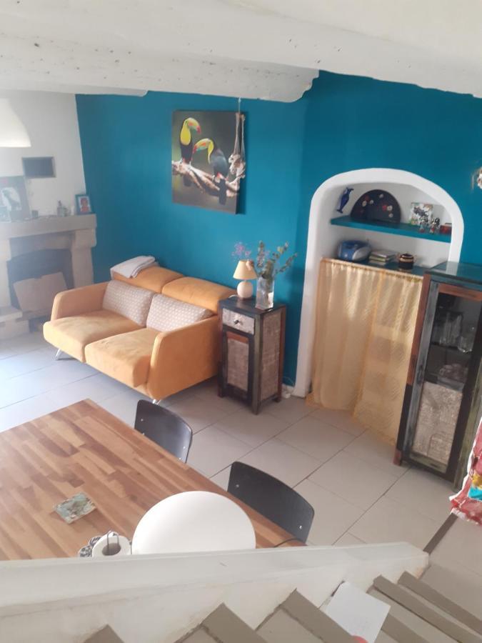 Aude En Provence Panzió Meyrargues Kültér fotó
