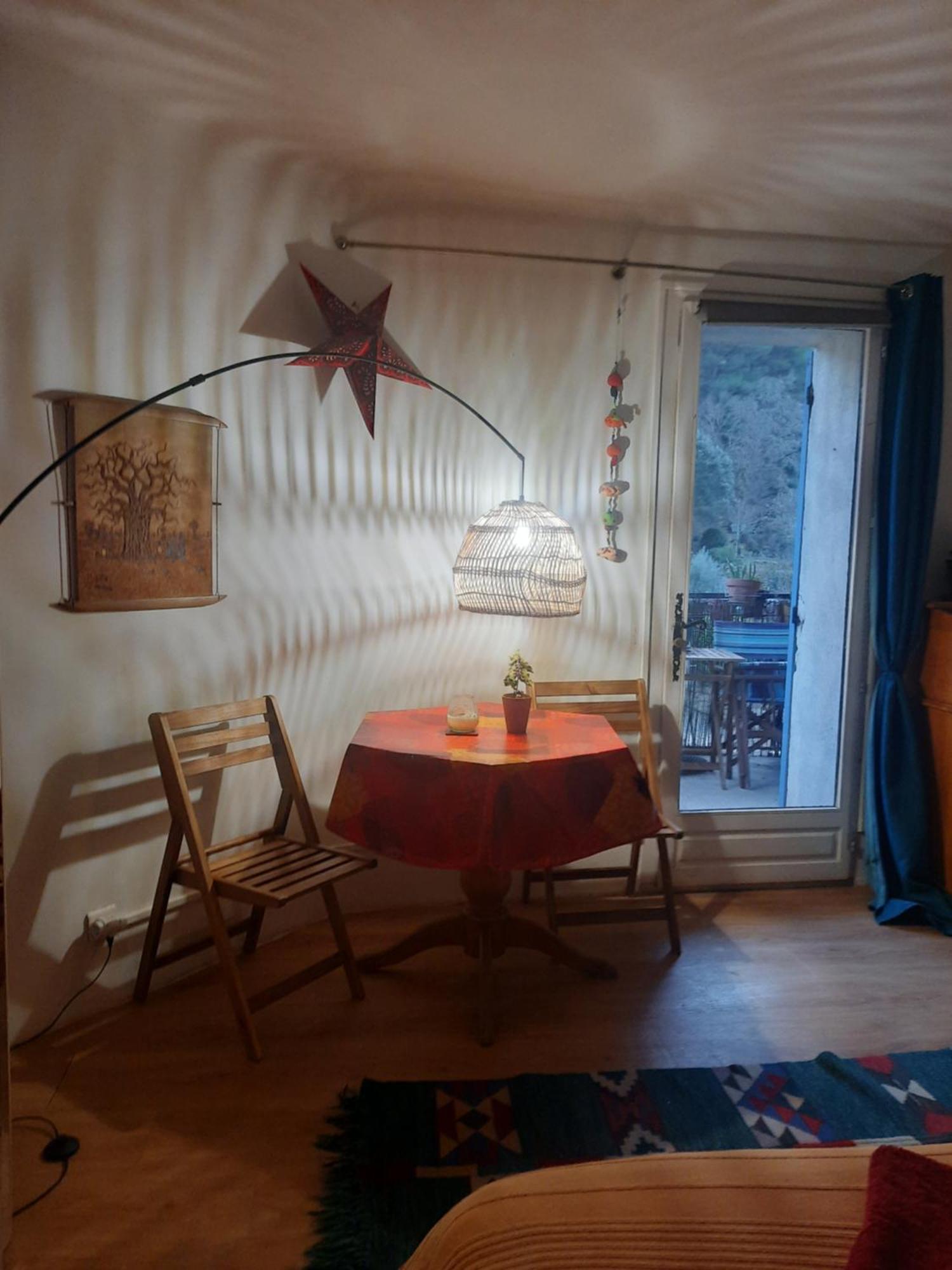 Aude En Provence Panzió Meyrargues Kültér fotó